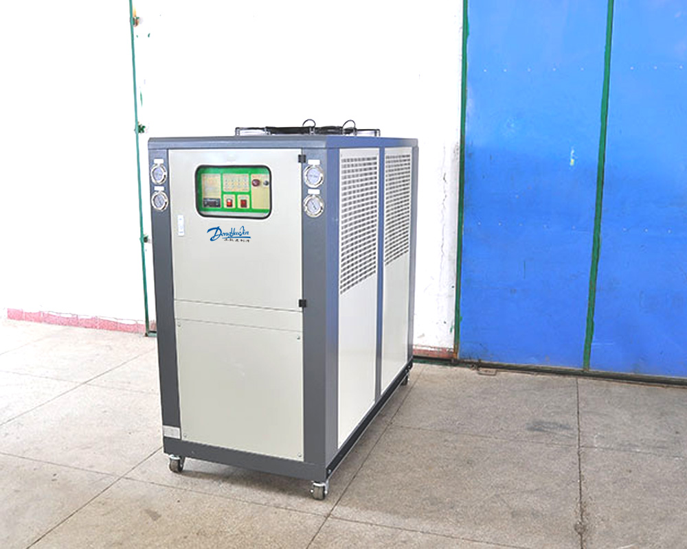 10hp風(fēng)冷式冷水機(jī) 10hp風(fēng)冷式冷水機(jī)