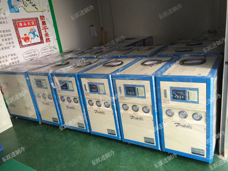 小型冷水機(jī) 小型冷水機(jī)